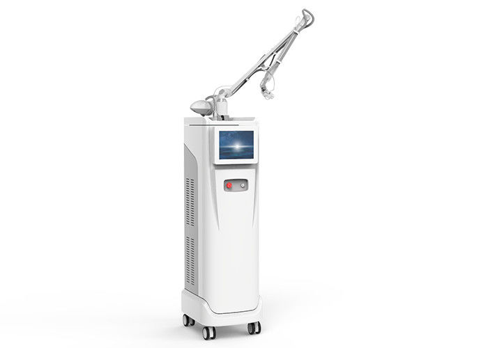 3 ইন 1 RF ভগ্নাংশ CO2 লেজার রেডিও ফ্রিকোয়েন্সি 10600nm AC 220V / 110V 10A